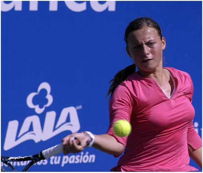 Ana Bogan inainteaza pe tablou si la simplu si la dublu